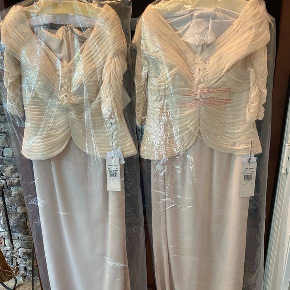 Alexander By Daymor Mother of the Bride Dress New Champagne in Size 8 - Picture 2 of 5